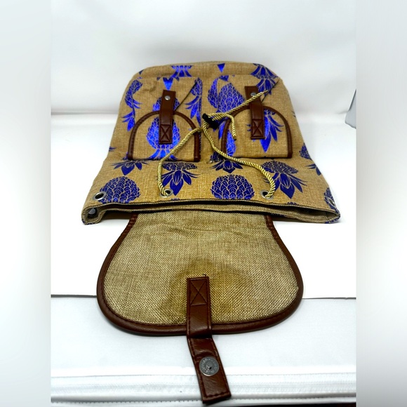 Bahamas Rare Metallic Pineapple Print on Hemp Backpack With Front Pockets New - Picture 3 of 4